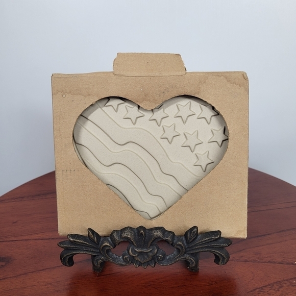 Pampered Chef Patriotic‎ Heart Flag Stoneware Cookie Mold #2934 NIB American - Picture 1 of 15